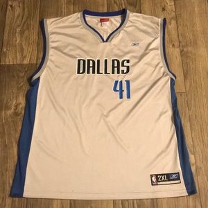 Dallas Mavericks Dirk Nowitzki NBA jersey